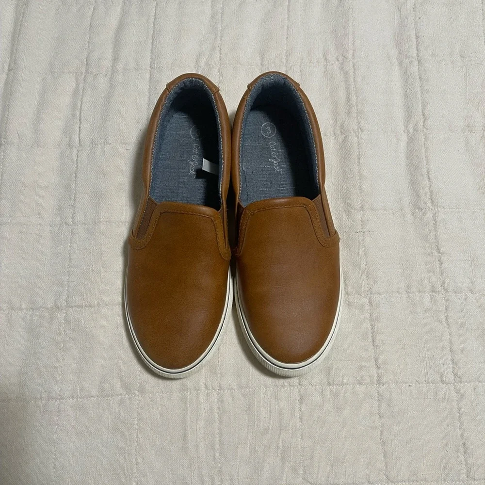 Cat & Jack brown shoe size 3
